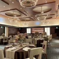 落ち着いたら披露宴会場
