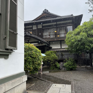 日本館と洋館の距離。受付は洋館。挙式と披露宴は洋館でした。|596657さんの旧松本邸(西日本工業倶楽部)の写真(1833850)