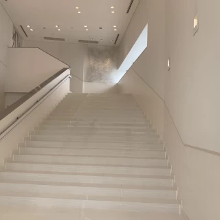 雨天時の屋内階段