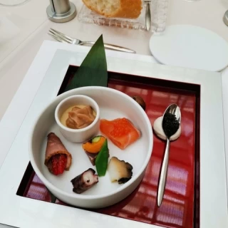 秋メニュー。インパクトある前菜です。