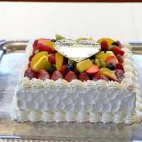 挙式当日、ホテルシェフが作成して下さったウェディングケーキ