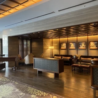 モダンで海外のホテルのようなロビーです