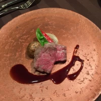メインのステーキです