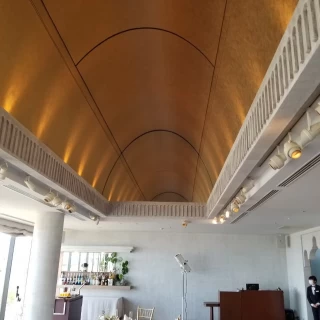 この天井が開きます