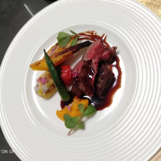 牛フィレなのに、料理の値段が安く、焼き野菜も美味しい。