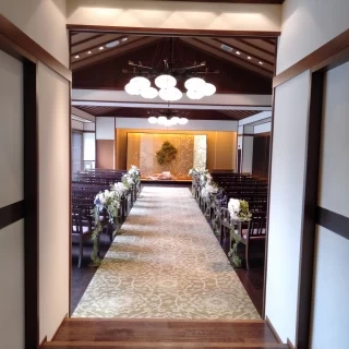 あえてコンパクトに設計されている挙式会場。