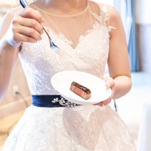 ファーストバイト用の肉|597681さんのプライベートガーデンWedding La partir（ラ パルティール）の写真(1538089)