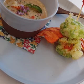 目からも楽しめるお料理