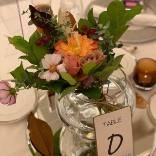 ゲストテーブルの装花です。秋をイメージしていただきました。