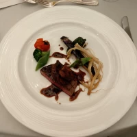 メインの肉料理