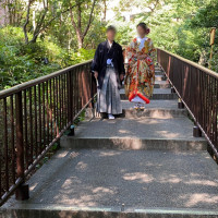 式前撮影にて赤い橋に向かう途中の階段