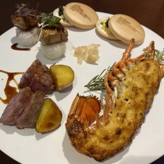 人気のメニューの試食です