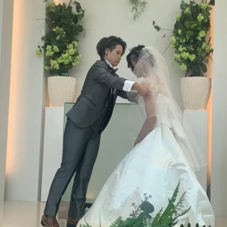 純白です。