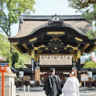 式場選びの決めてのひとつ唐門