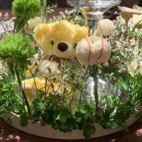 卓上の花も野球ボール