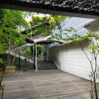 雨だと屋根が出るので濡れずに移動できる