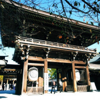 寒川神社正門です。