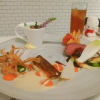 試食のコース料理です。