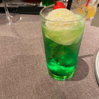 ノンアルコールプランのメロンクリームソーダ