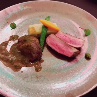 お肉料理、メイン。