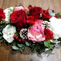 テーブル装花
クリスマスカラーでお願いしました。