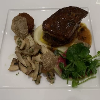 牛フィレ肉のファラグラのポワレ