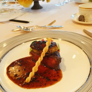 フォアグラ付き国産牛フィレ肉