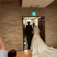 チャペルの雰囲気が分かるお写真
退場するシーンです