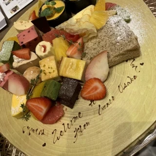 デザートひとつひとつオシャレかつ、美味しいです。