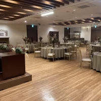 60〜90人くらい入れるそうです。