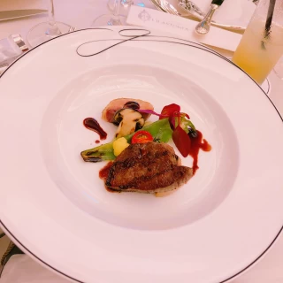 お肉料理です