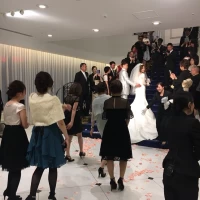 この階段からブーケトスをしました！
