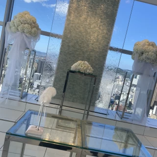 大理石で反射する床