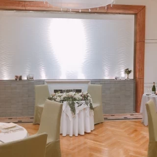 披露宴会場メインテーブルです。