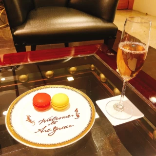 ウェルカムデザートにペアリングのドリンクをいただきました。