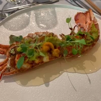 魚料理
オマール海老の若草焼き