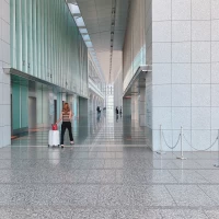 通路の角のため、ゲスト以外の人からも見えます