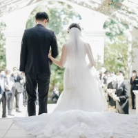大階段でのフラワーシャワー