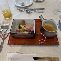前菜の鮮魚と野菜の玉手箱