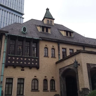 正面から