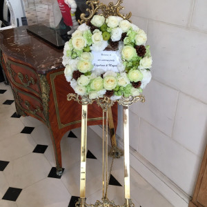 入り口に飾られた生花のオーナメント|600122さんのシャトーレストラン ジョエル・ロブションの写真(1334580)