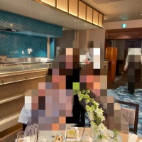 左に見えているのがオープンキッチンです。