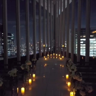 夜の挙式会場風景