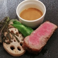 メイン肉料理（熊本県産赤牛阿蘇王サーロイン）