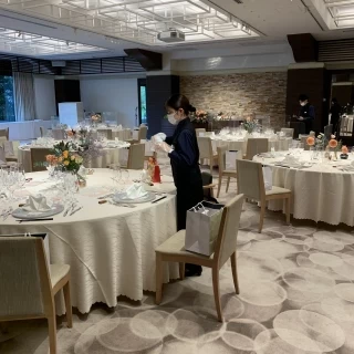 天井の装飾もステキな会場