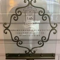 建物の歴史を証明してくれています。