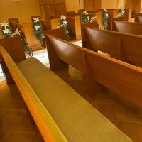 チャペルの椅子はシートが貼ってあり、お尻に優しいです。