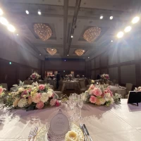 大人数が招待できる会場の高砂席からの景色は圧巻でした。