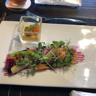 前菜です。色味がとても綺麗でした。
