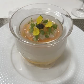 ドライアイスの演出で華やかでした。